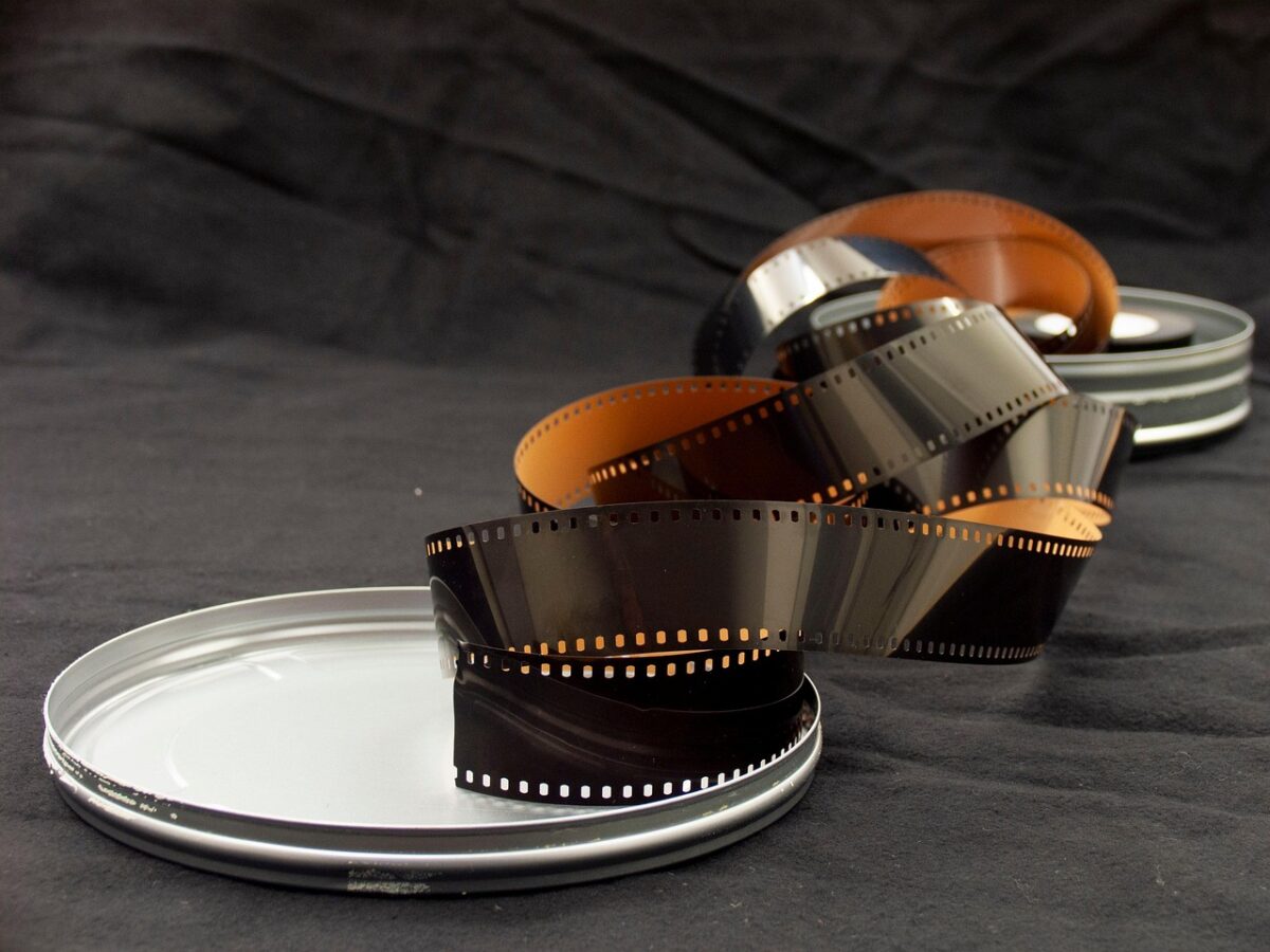 Péter Magyar e la fine di un’era: il documentario evento apre il Riviera International Film Festival